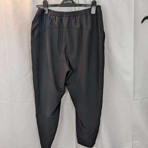 Lululemon Final Play Crop *23" size 12 in EUC - Picture 7 of 9